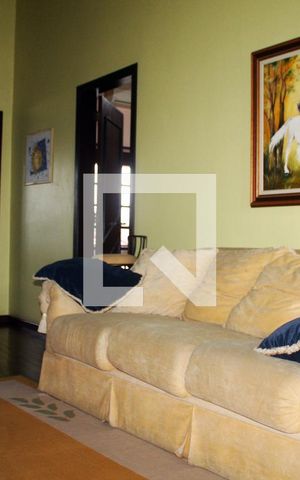Casa à venda com 340m², 4 quartos e 4 vagas Casa à venda com 340m², 4 quartos e 4 vagasSala