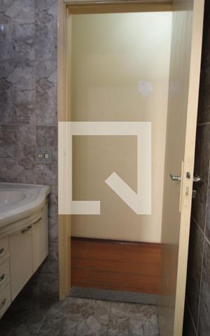 Casa à venda com 165m², 4 quartos e 2 vagasPia banheiro comum