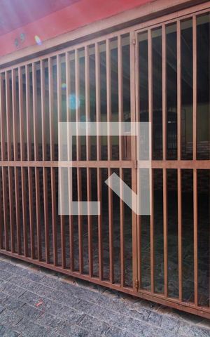 Casa à venda com 165m², 4 quartos e 2 vagasFachada