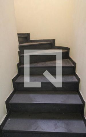Casa à venda com 165m², 4 quartos e 2 vagasEscada
