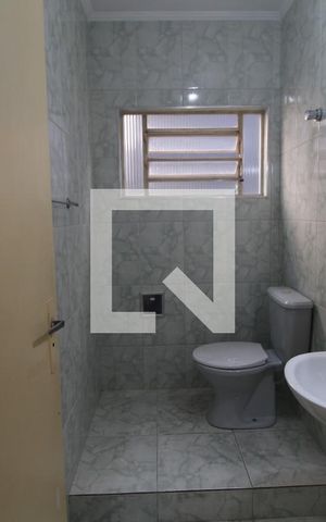 Casa à venda com 165m², 4 quartos e 2 vagasBanheiro da suíte