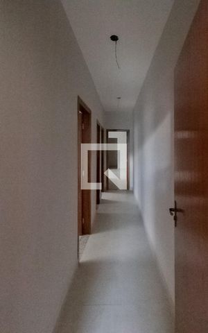 Casa à venda com 180m², 3 quartos e 2 vagasCorredor
