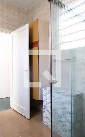 Casa à venda com 200m², 3 quartos e 2 vagasBanheiro