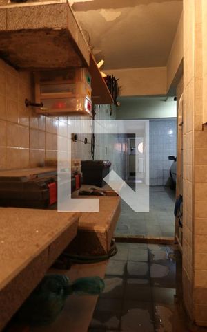 Casa à venda com 200m², 3 quartos e 2 vagasQuarto de Serviço