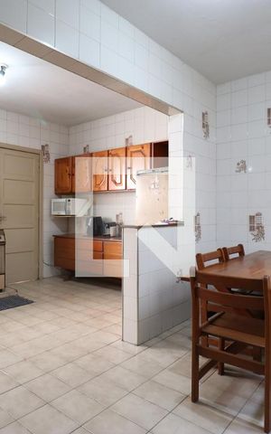 Casa à venda com 200m², 3 quartos e 2 vagasCopa