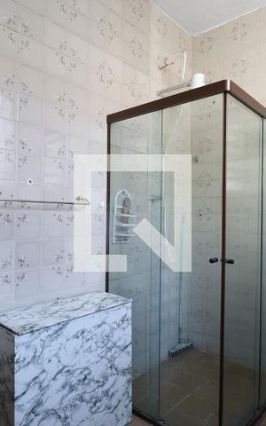 Casa à venda com 200m², 3 quartos e 2 vagasBanheiro