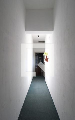 Casa à venda com 200m², 3 quartos e 2 vagasCorredor