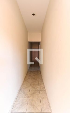 Casa à venda com 100m², 2 quartos e 1 vaga Casa à venda com 100m², 2 quartos e 1 vagaCorredor Casa 2
