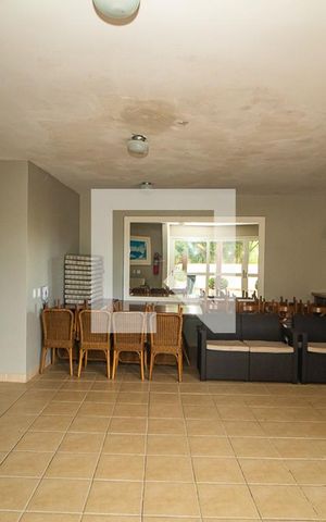 Casa de condomínio à venda com 243m², 4 quartos e 2 vagas Casa de condomínio à venda com 243m², 4 quartos e 2 vagasÁrea comum - Salão de festas