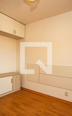 Casa de condomínio à venda com 243m², 4 quartos e 2 vagas Casa de condomínio à venda com 243m², 4 quartos e 2 vagasSuite