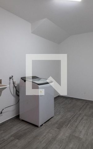 Casa à venda com 600m², 4 quartos e 4 vagas Casa à venda com 600m², 4 quartos e 4 vagasÁrea de Serviço