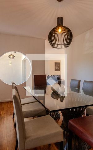 Casa à venda com 600m², 4 quartos e 4 vagas Casa à venda com 600m², 4 quartos e 4 vagasSala de jantar