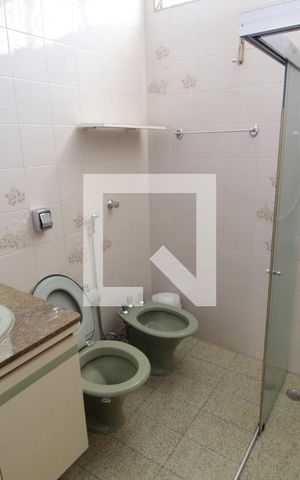 Casa para alugar com 216m², 3 quartos e 4 vagasBanheiro da Suíte 1
