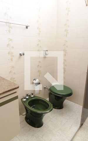 Casa para alugar com 216m², 3 quartos e 4 vagasBanheiro Social