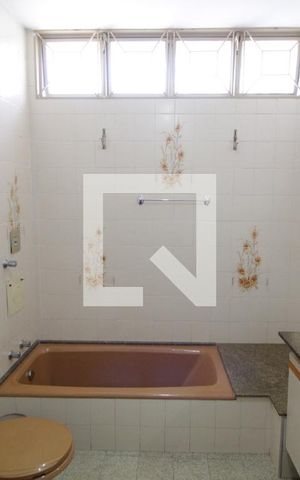 Casa para alugar com 216m², 3 quartos e 4 vagasBanheiro da Suíte 2