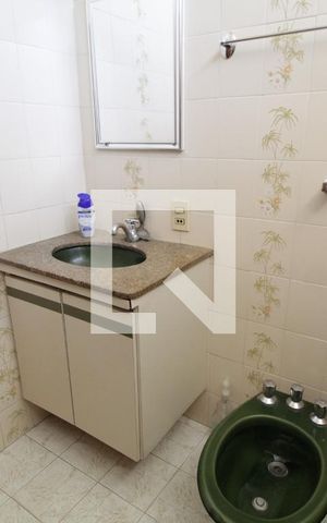 Casa para alugar com 216m², 3 quartos e 4 vagasBanheiro Social