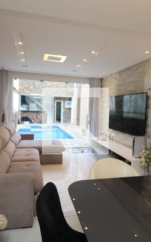 Casa para alugar com 300m², 3 quartos e 3 vagasSala