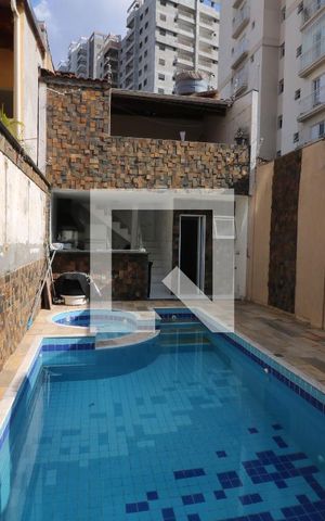 Casa para alugar com 300m², 3 quartos e 3 vagasPiscina