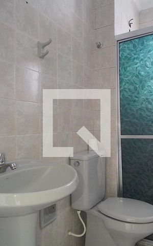 Apartamento à venda com 65m², 2 quartos e sem vaga Apartamento à venda com 65m², 2 quartos e sem vagaBanheiro