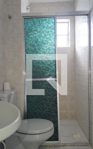 Apartamento à venda com 65m², 2 quartos e sem vaga Apartamento à venda com 65m², 2 quartos e sem vagaBanheiro