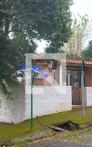 Casa à venda com 324m², 4 quartos e 5 vagasFachada
