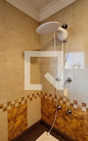 Casa à venda com 239m², 4 quartos e 4 vagasBanheiro da Suíte