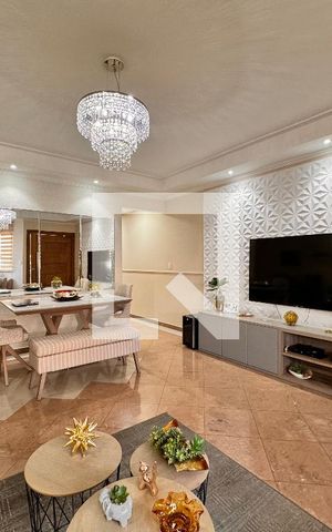 Casa à venda com 239m², 4 quartos e 4 vagasSala