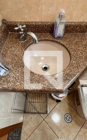 Casa à venda com 239m², 4 quartos e 4 vagasBanheiro