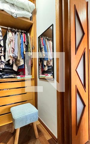 Casa à venda com 239m², 4 quartos e 4 vagasCloset da suíte