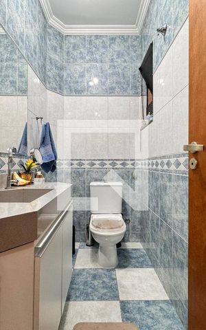 Casa à venda com 239m², 4 quartos e 4 vagasLavabo