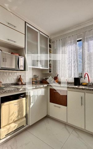 Casa à venda com 239m², 4 quartos e 4 vagasCozinha