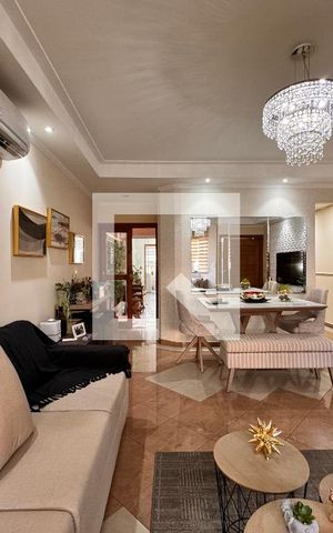 Casa à venda com 239m², 4 quartos e 4 vagasSala
