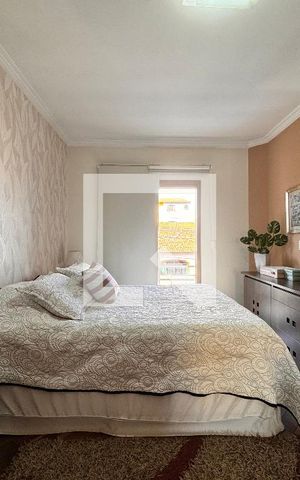 Casa à venda com 239m², 4 quartos e 4 vagasSuite