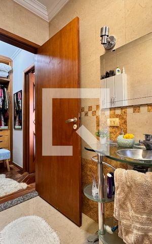 Casa à venda com 239m², 4 quartos e 4 vagasBanheiro da Suíte