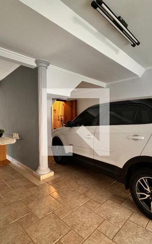 Casa à venda com 239m², 4 quartos e 4 vagasGaragem