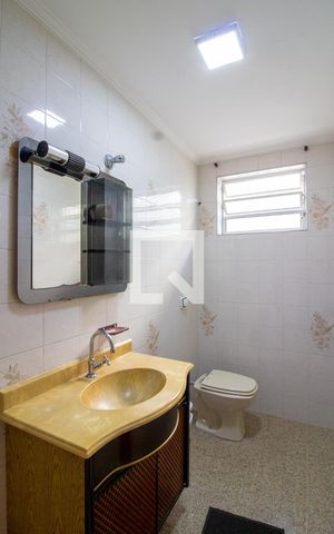 Casa à venda com 290m², 3 quartos e 4 vagas Casa à venda com 290m², 3 quartos e 4 vagasBanheiro