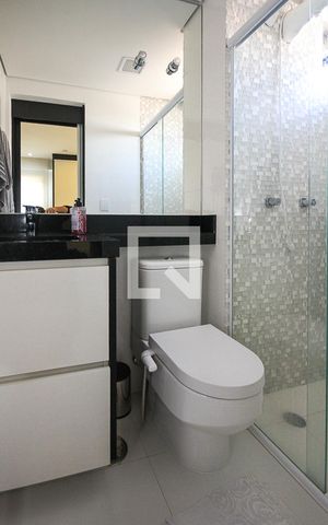 Apartamento para alugar com 350m², 3 quartos e 3 vagas Apartamento para alugar com 350m², 3 quartos e 3 vagasBanheiro da Suite 02