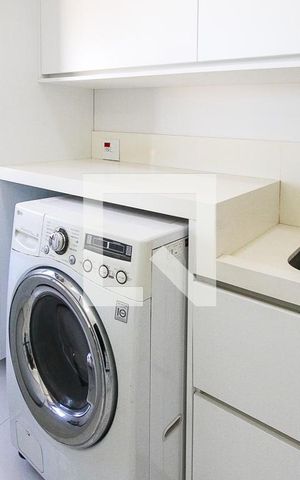 Apartamento para alugar com 350m², 3 quartos e 3 vagas Apartamento para alugar com 350m², 3 quartos e 3 vagasÁrea de Serviço