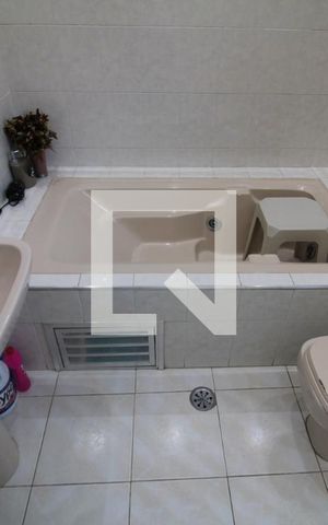 Casa à venda com 300m², 5 quartos e 2 vagasBanheiro 1
