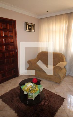 Casa à venda com 300m², 5 quartos e 2 vagasSala