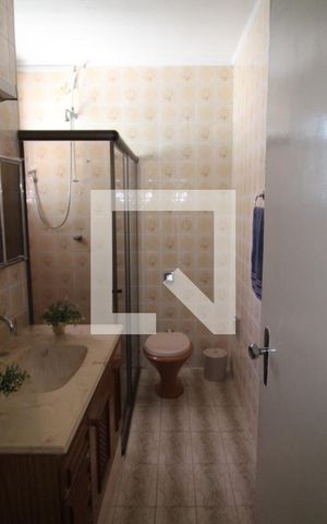 Casa à venda com 300m², 5 quartos e 2 vagasBanheiro 2