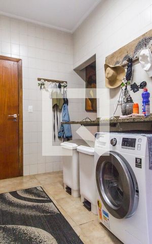 Apartamento à venda com 320m², 3 quartos e 4 vagas Apartamento à venda com 320m², 3 quartos e 4 vagasÁrea de Serviço