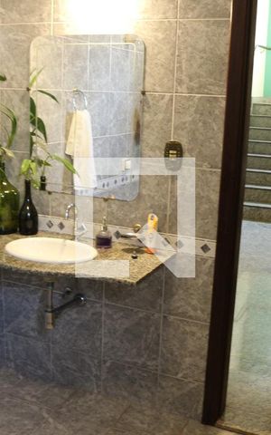 Casa à venda com 320m², 4 quartos e 4 vagasBanheiro 1