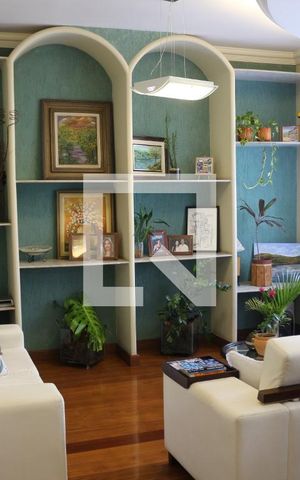 Casa à venda com 320m², 4 quartos e 4 vagasSala