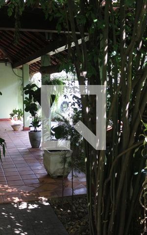 Casa à venda com 320m², 4 quartos e 4 vagasQuintal