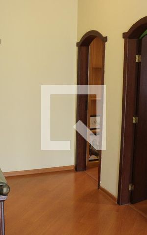 Casa à venda com 320m², 4 quartos e 4 vagasCorredor