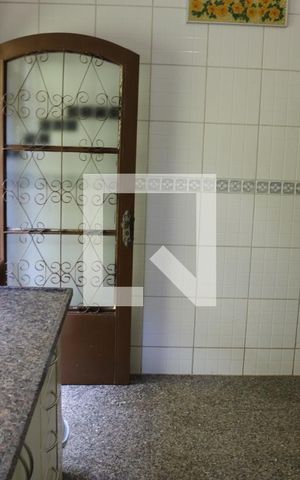 Casa à venda com 320m², 4 quartos e 4 vagasCozinha