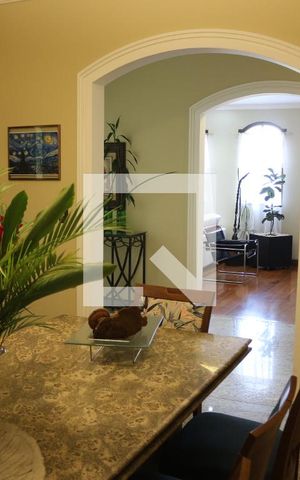 Casa à venda com 320m², 4 quartos e 4 vagasSala