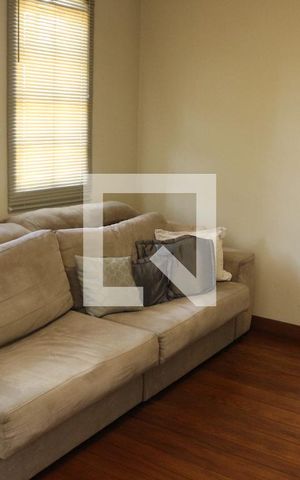 Casa à venda com 320m², 4 quartos e 4 vagasSala