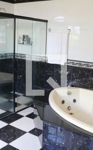 Casa à venda com 320m², 4 quartos e 4 vagasSuite Quarto 1